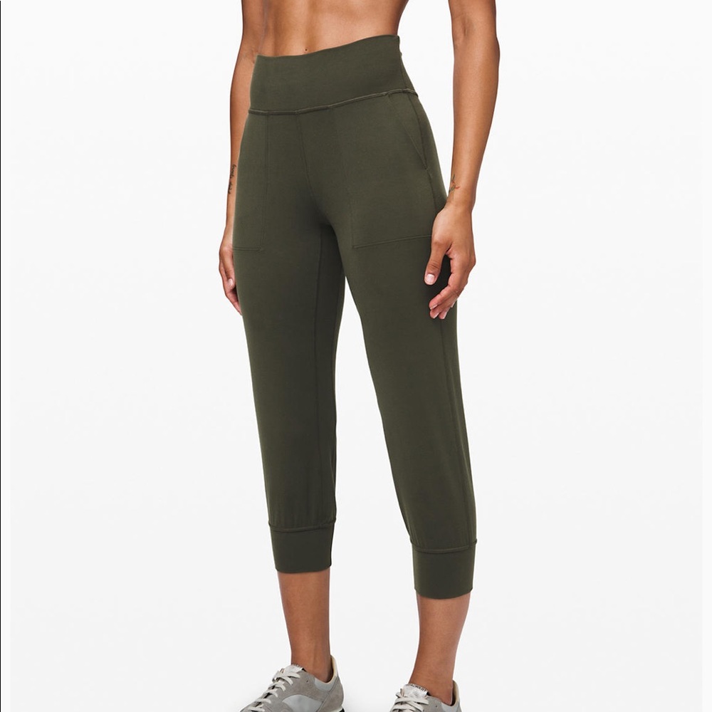 Lululemon Align Cropped Joggers 23’